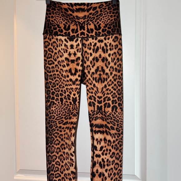 Yogalicious Lux Leopard Print Leggings Size Medium Super High Rise Ankle Length - Picture 5 of 14